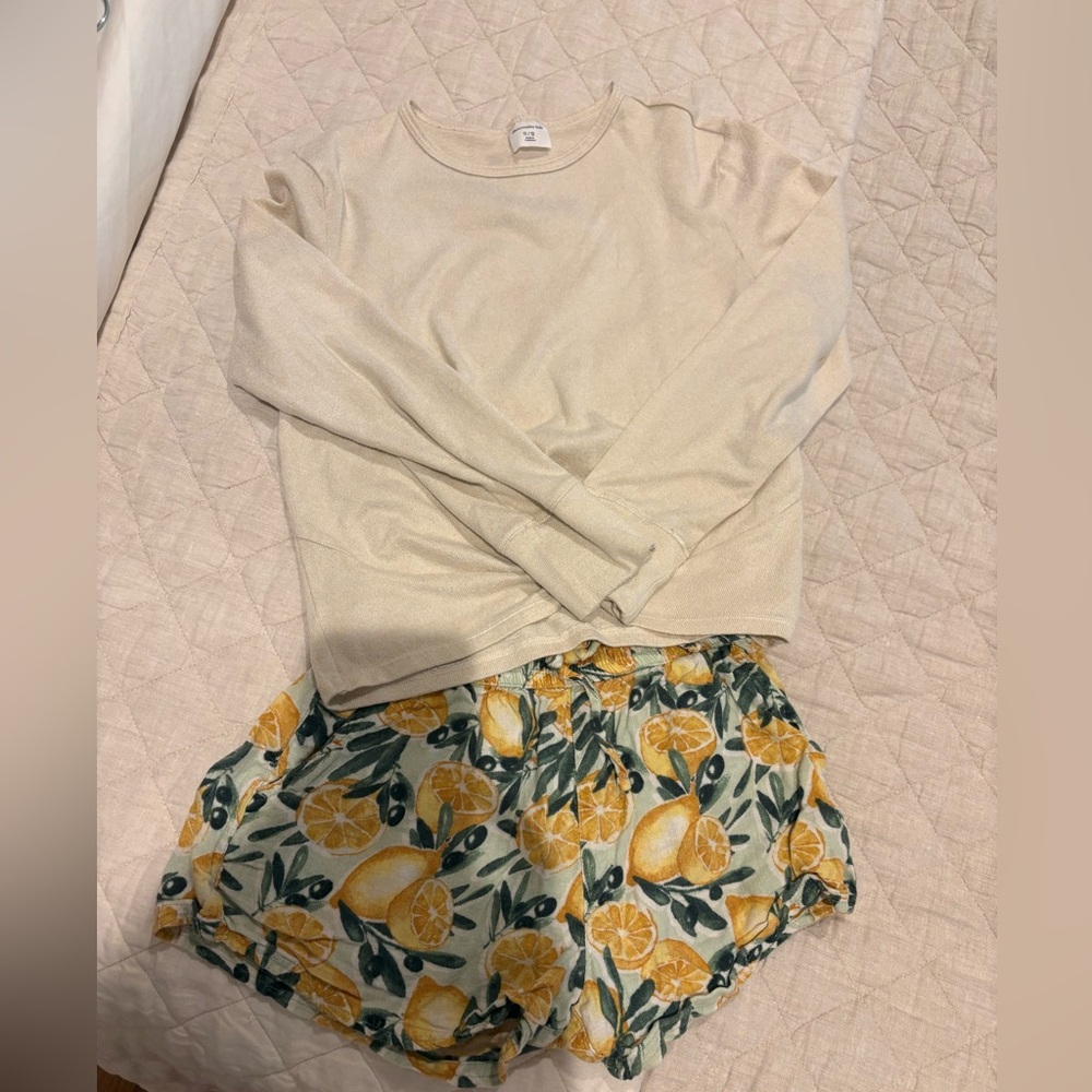 Abercrombie Kids Cream Top and Lemon Print Shorts Set Sz 11/12